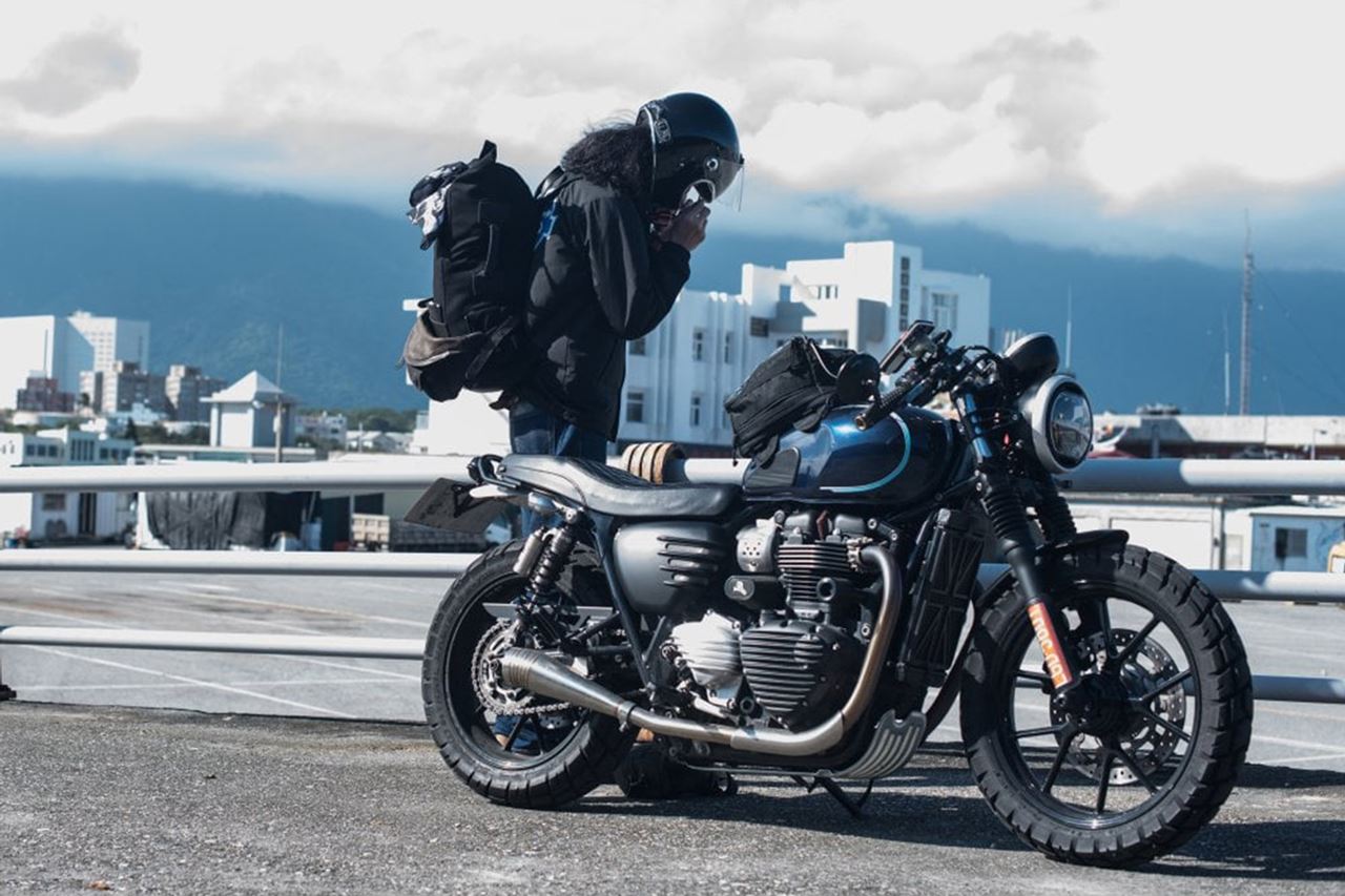 スリップオンマフラー オーディン GPスタイル シルバー 2個 ストリートツイン/スピードツイン 900