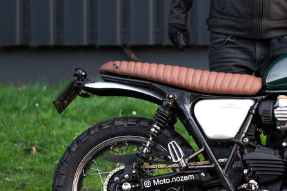リアフェンダー テールライト穴あり HIGHタイプ ブラッシュ 1個 T100/T120 スピードツイン900 スクランブラー900