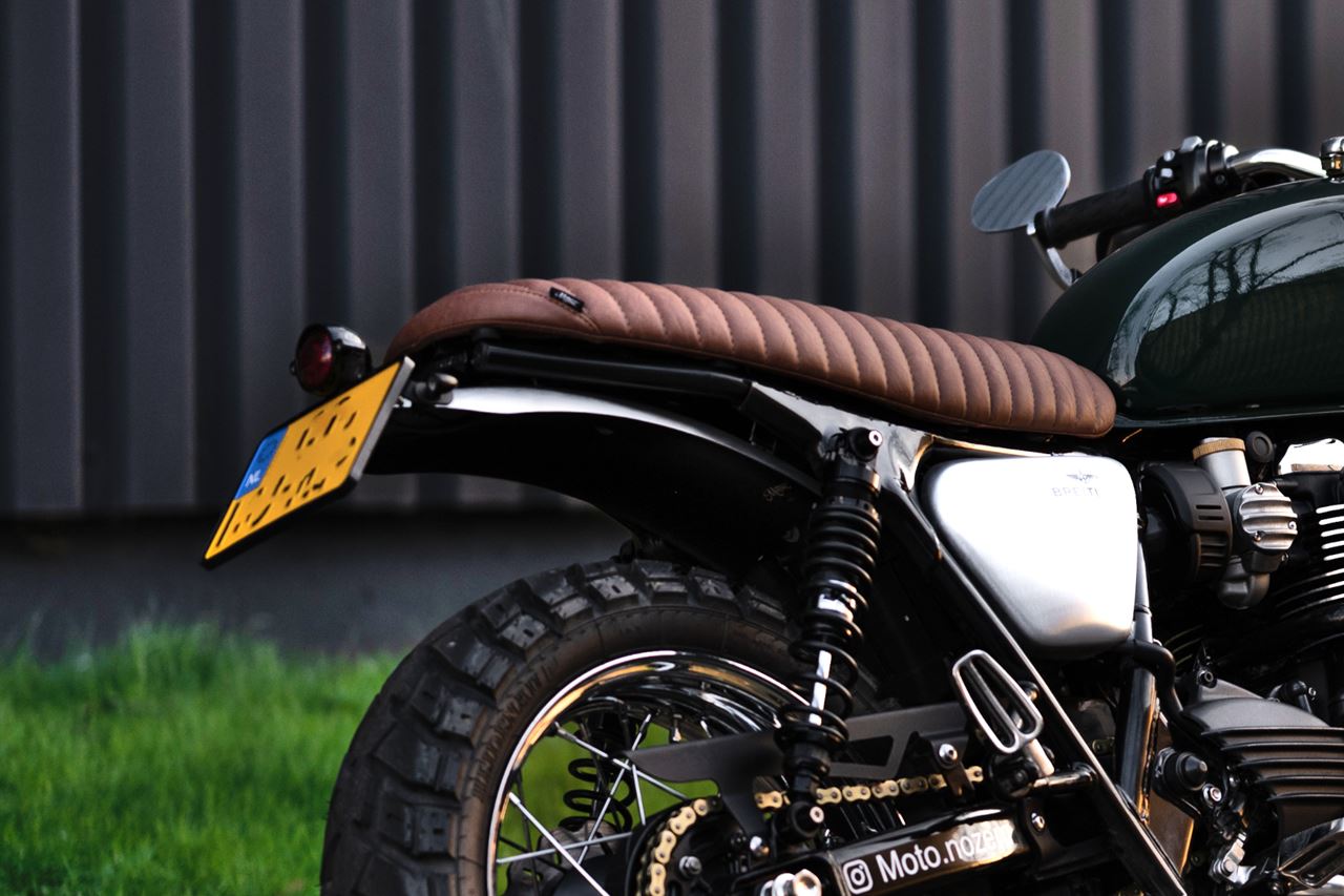 リアフェンダー テールライト穴あり HIGHタイプ ブラッシュ 1個 T100/T120 スピードツイン900 スクランブラー900