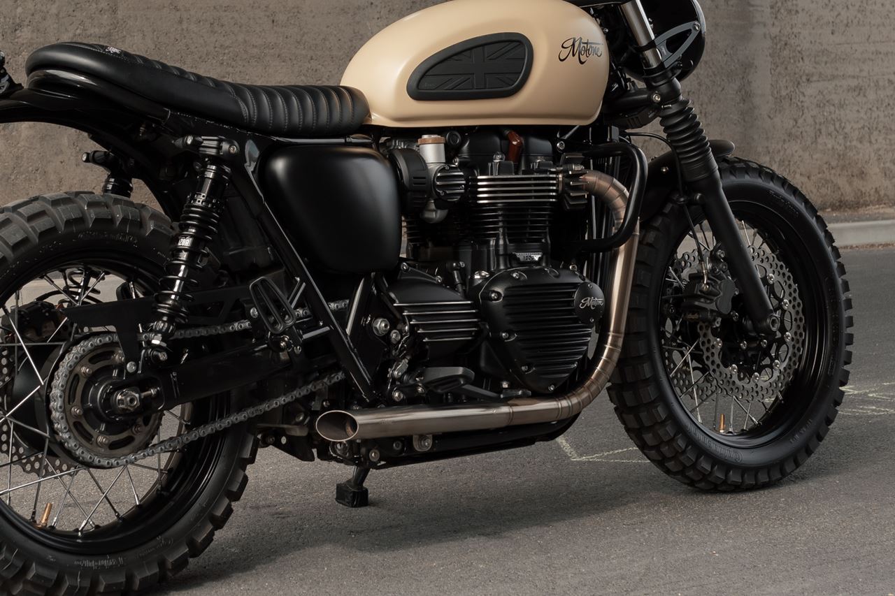 フルエキゾーストマフラー ノーティラス シルバー 1セット ボンネビルT100/T120