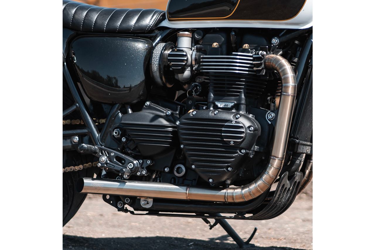 フルエキゾーストマフラー ノーティラス シルバー 1セット ボンネビルT100/T120