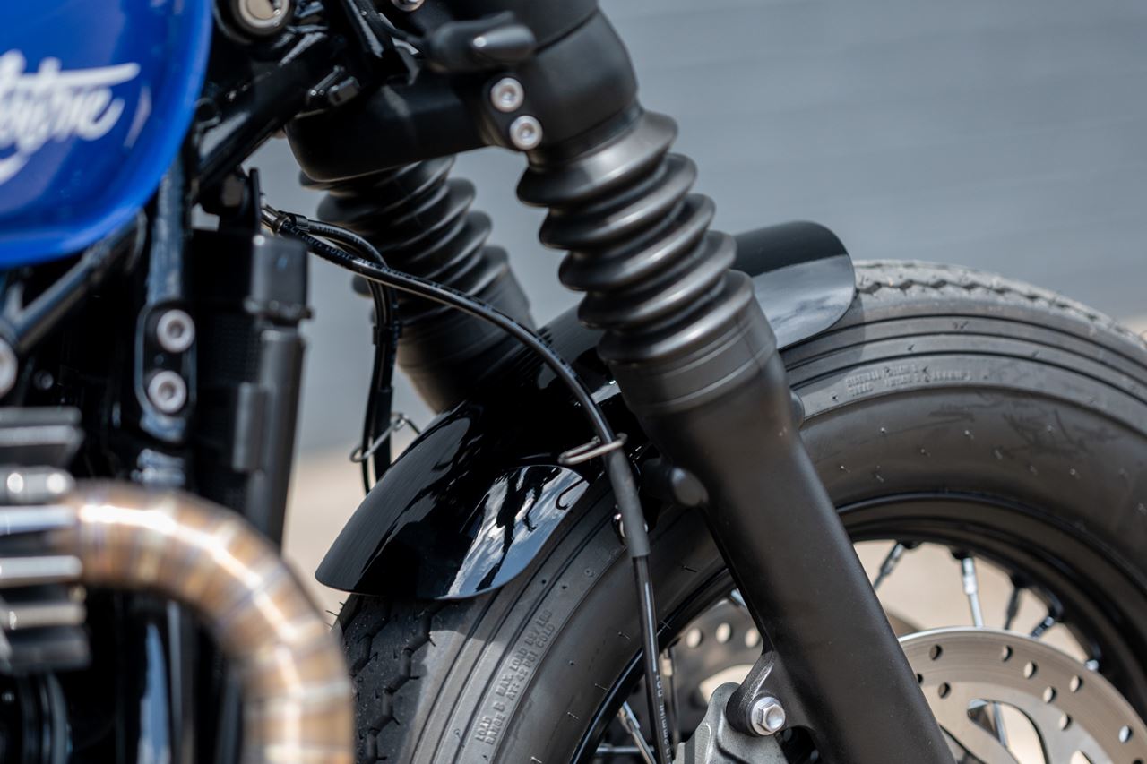 Front Fender Scoop Gloss Black 1pc Bonneville Bobber