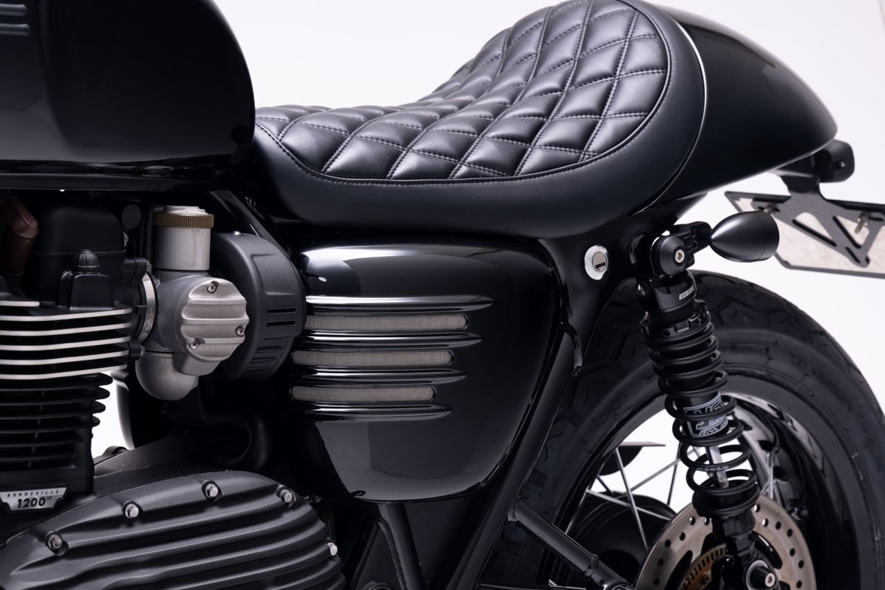 サイドカバー リブ グロスブラック 2個 ボンネビル T120