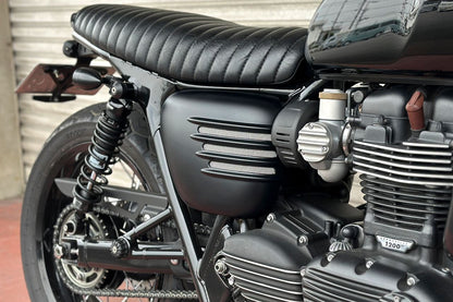 Side Cover Ribbed Matte Black 2 pcs Bonneville T120