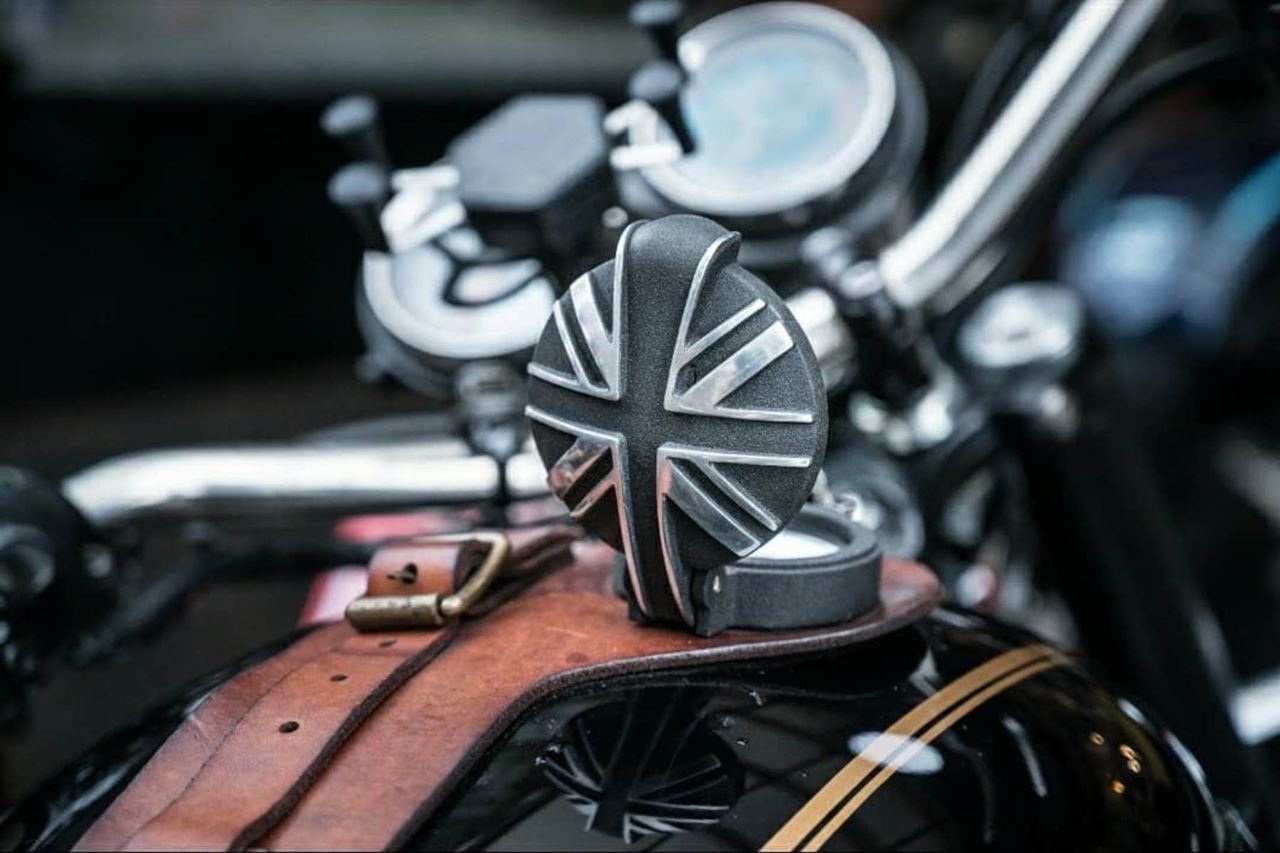 Monza Tank Cap Union Jack Black/Polish 1 Set T100/T120 Speed Twin 900 Scrambler 900