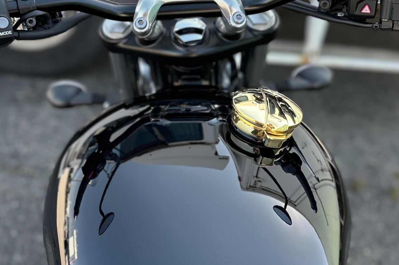 モンツァタンクキャップ スタンダード ブラス 1セット T100/T120 スピードツイン900 スクランブラー900
