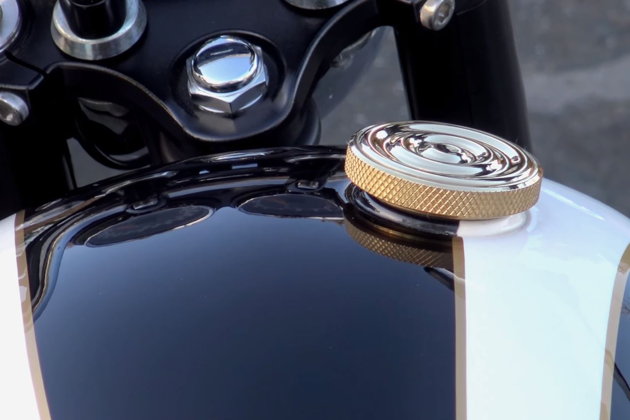 タンクキャップ 波状 ブラス 1個 T100/T120 スピードツイン900 スクランブラー900