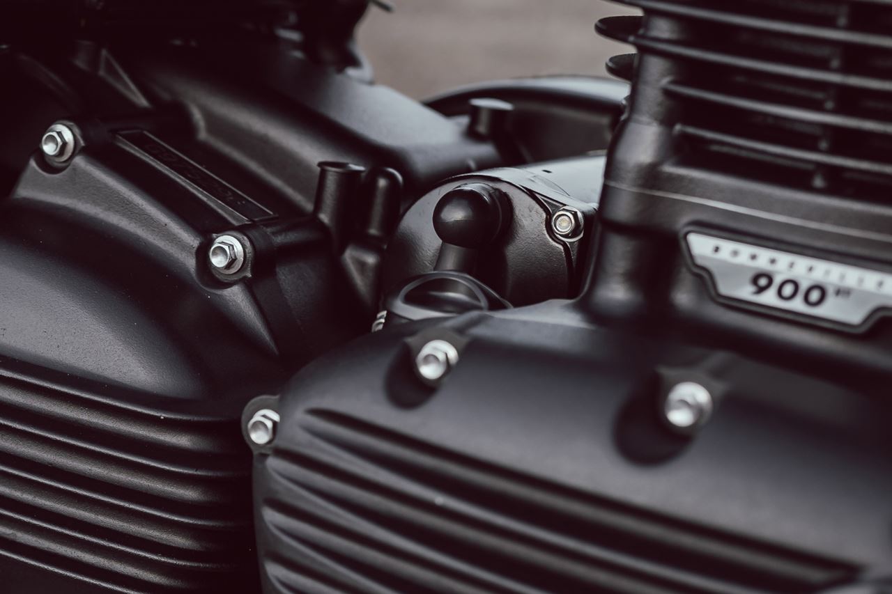 オイルフィラーキャップ バズソウ ブラック 1個 T100/T120 スピードツイン900 スクランブラー900