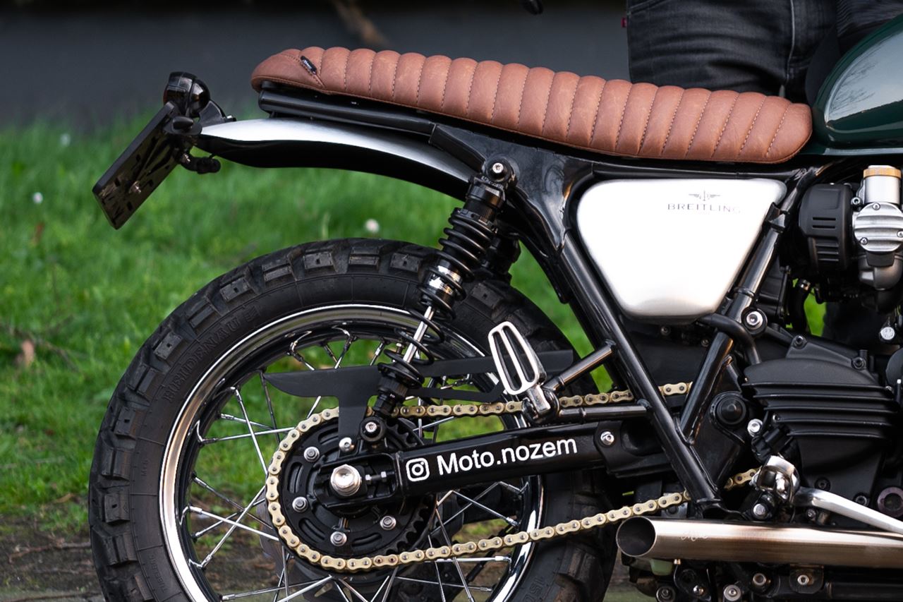 リアショック ドレスアップボルト ブラック 4個 T100/T120 スピードツイン900 スクランブラー900