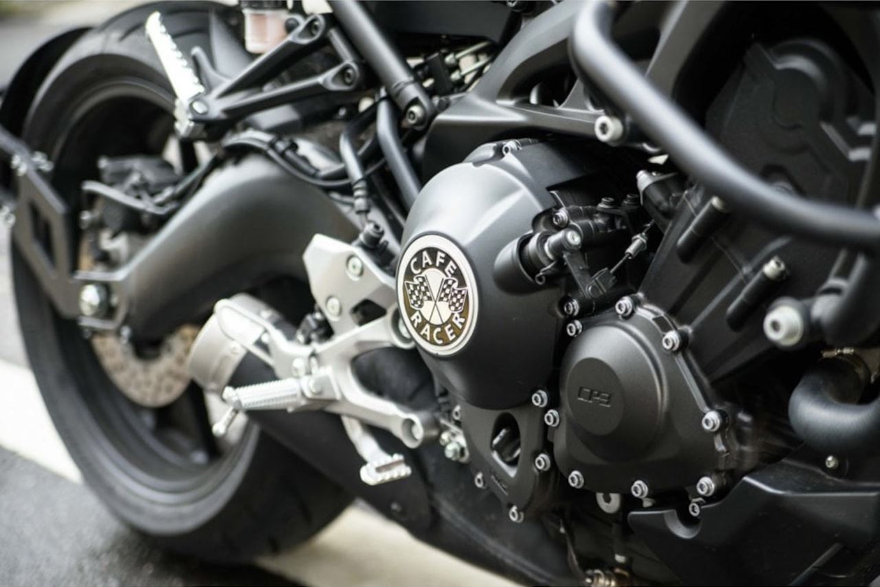 Emblem Cafe Racer Aluminum 1 pc Universal