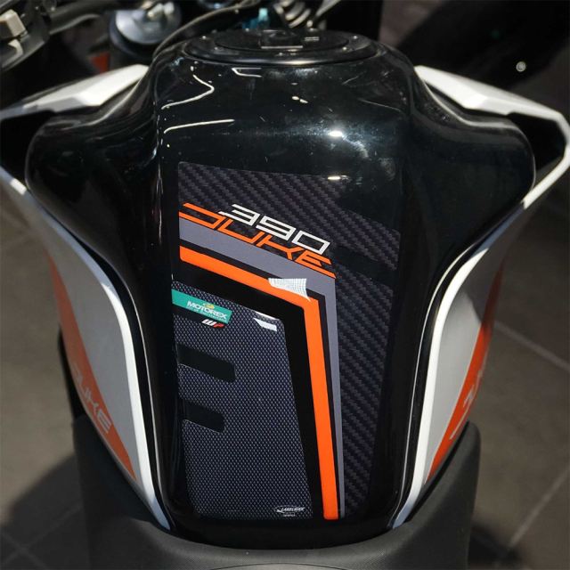 3Dタンクステッカー 390DUKE