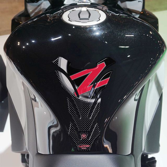 3Dタンクステッカー KAWASAKI/Zタイプ カーボンプリント/レッド