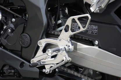 バックステップ 4P SIL CBR250RR シルバーアルマイト仕上げ 1個