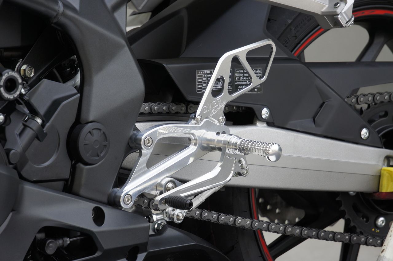 バックステップ 4P SIL CBR250RR シルバーアルマイト仕上げ 1個