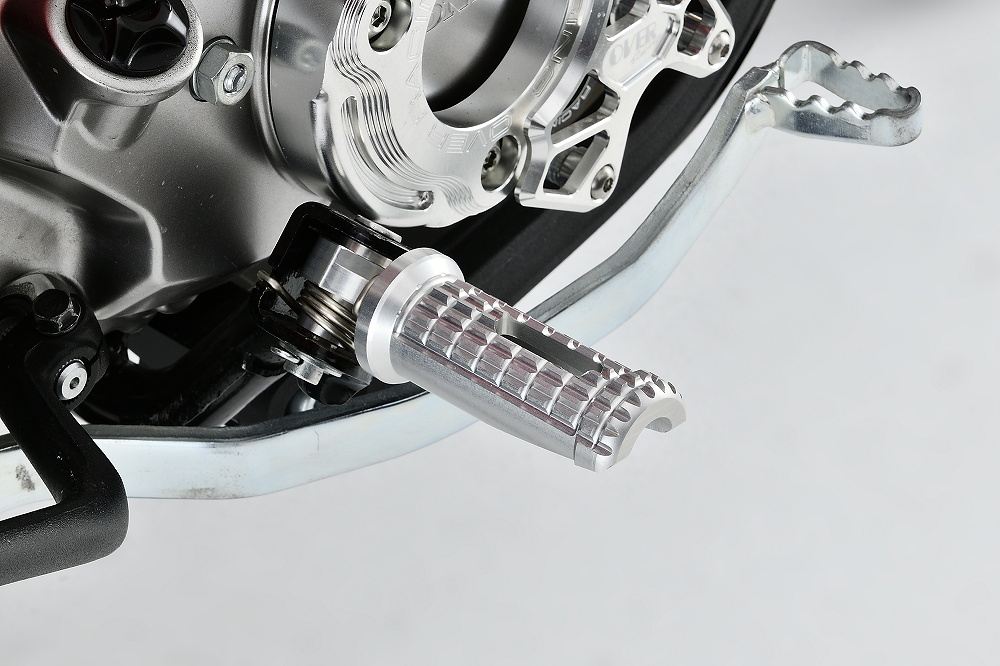 ハイグリップステップバー CT125(20-22)(23-) シルバー 左右セット