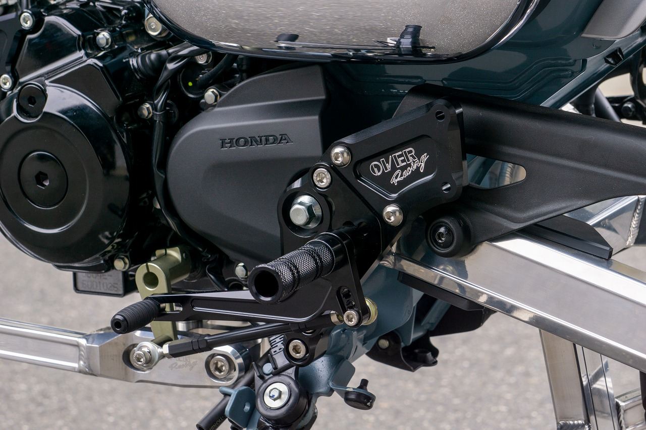 バックステップ 4P BLK DAX125 22-23/24- ブラック 1個