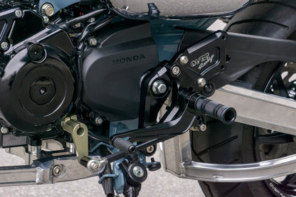 バックステップ 4P BLK DAX125 22-23/24- ブラック 1個