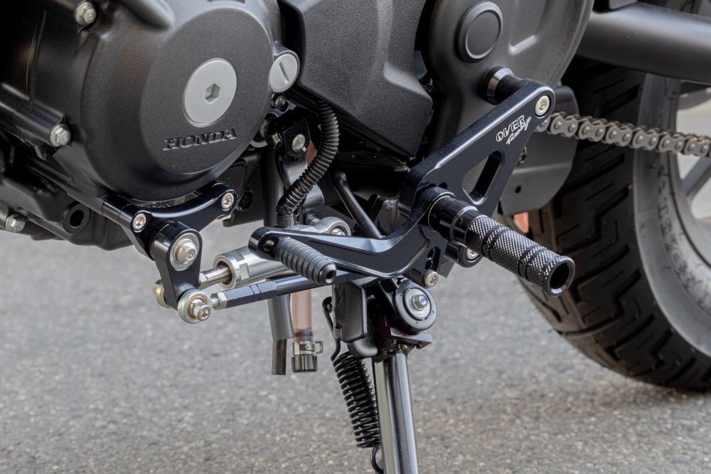 バックステップ 4P ブラック Rebel250(25)E-Clutch ブラック 1個