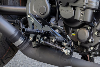 バックステップ 4P ブラック Rebel250(25)E-Clutch ブラック 1個