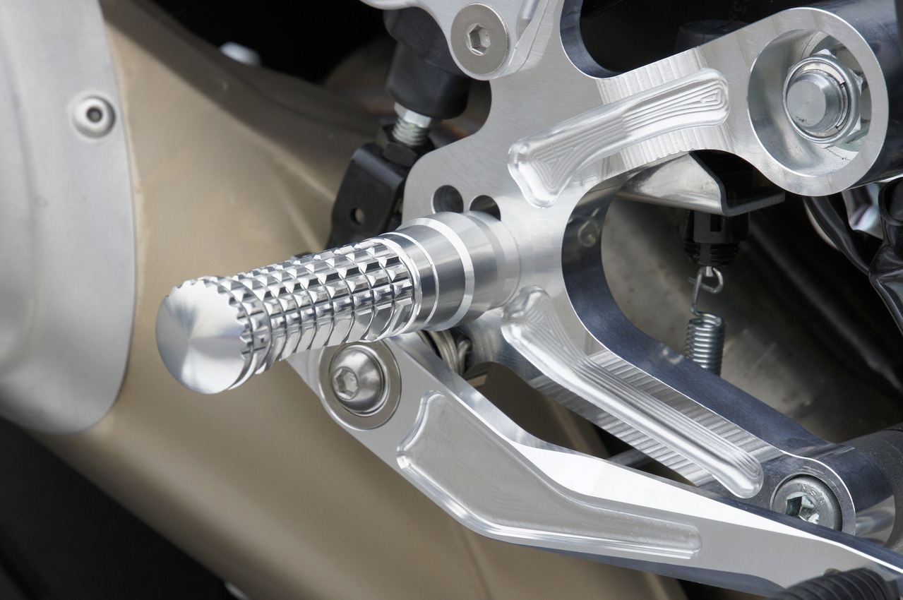 Rear Sets SIL MT-09 14-16/Tracer/XSR900 Silver Anodized Finish 1 pc.