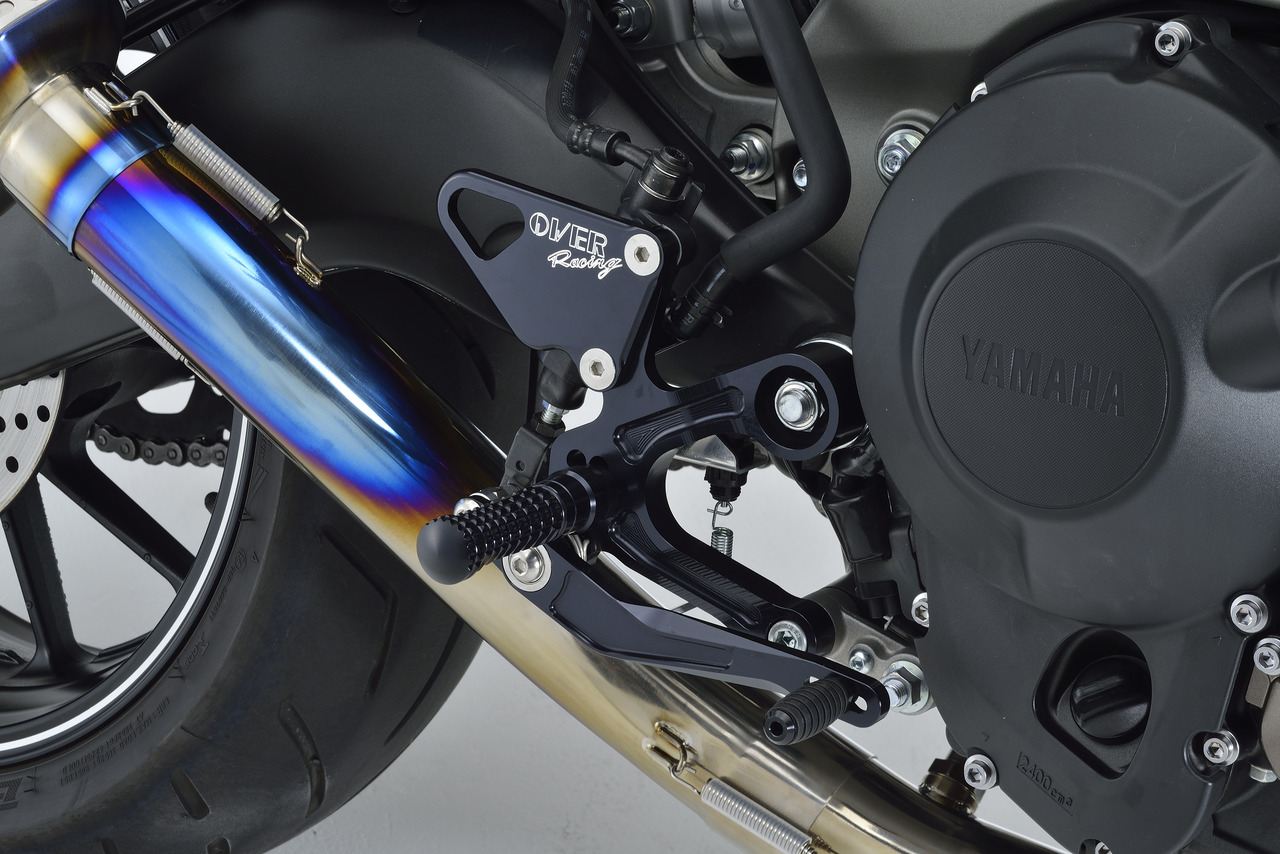 バックステップ BLK MT-09 14-16/Tarcer/XSR900 ブラックアルマイト仕上げ 1個