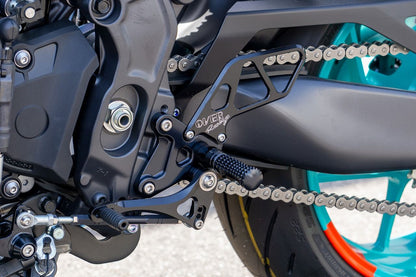 バックステップ 2by2ポジション BLK MT-09 21-23 ブラック 1個
