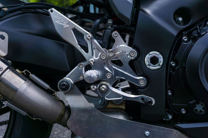 バックステップ 4ポジション シルバー GSX-S1000F シルバー 1個