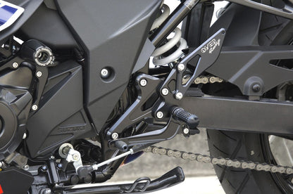 バックステップ 4P BLK GSX250R ブラックアルマイト仕上げ 1個