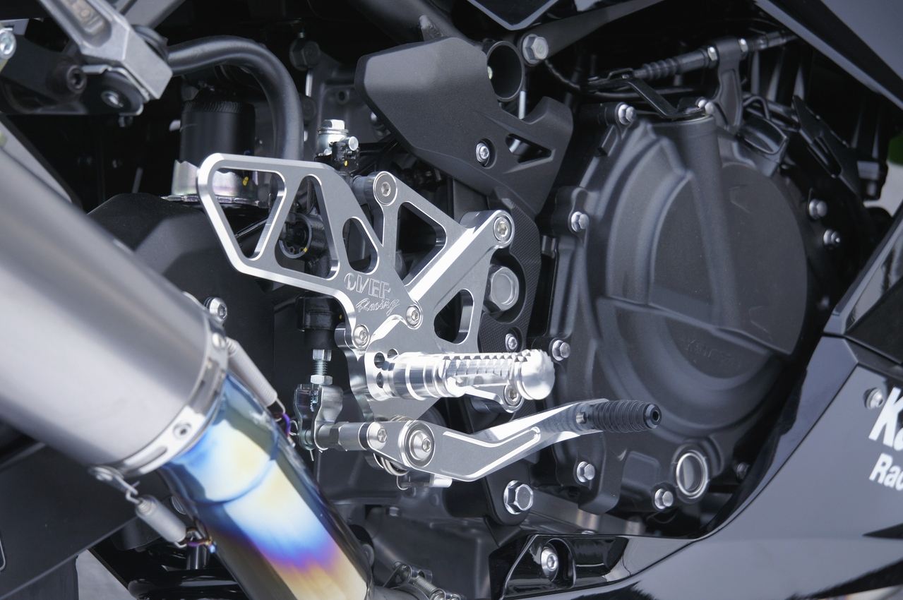 Rear Sets 4P SIL Ninja250 18-22 Silver Anodized Finish 1 pc