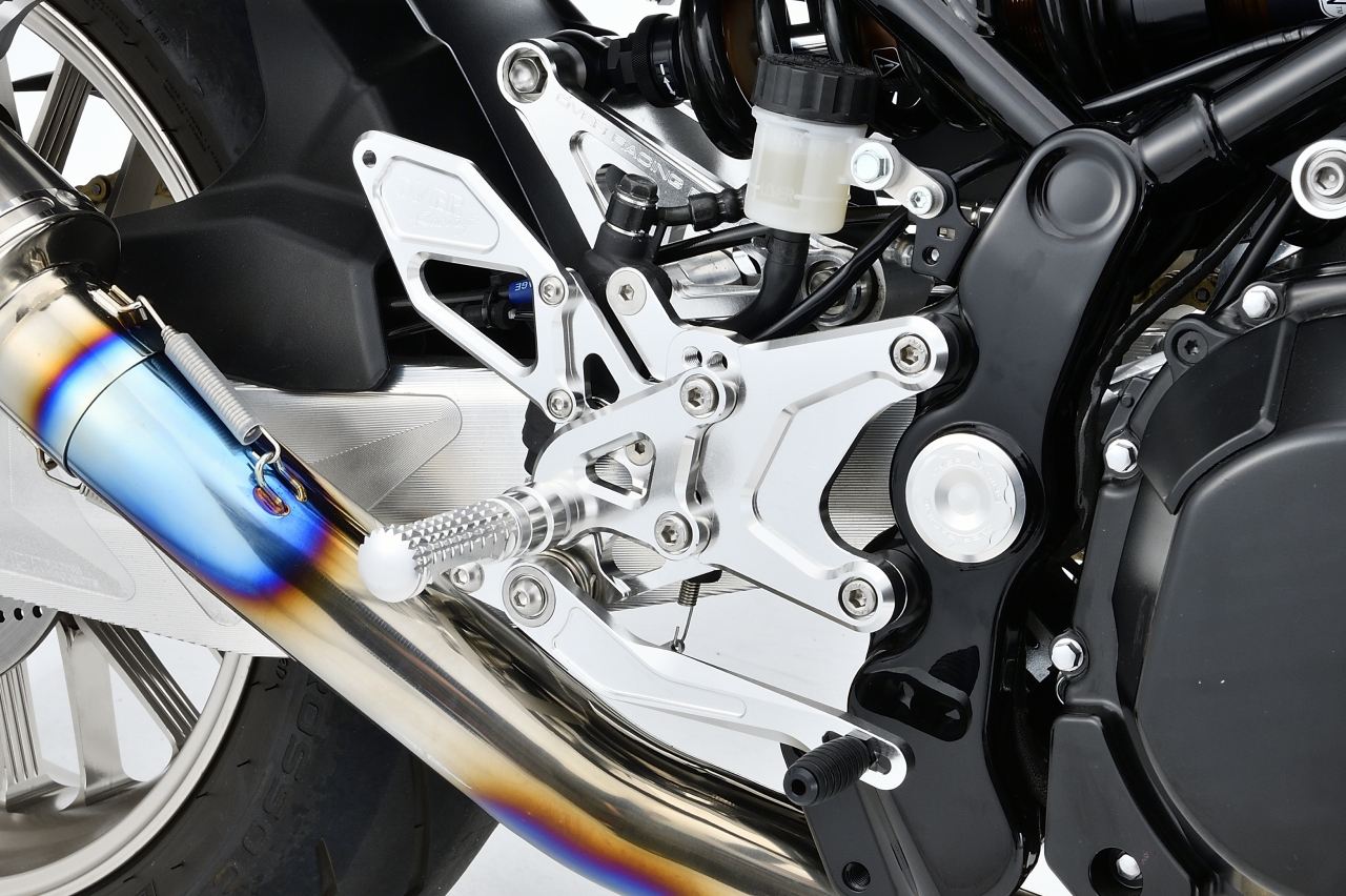 バックステップTYPE-2 4ポジション SIL Z900RS/ABS 18-25 シルバー 1個