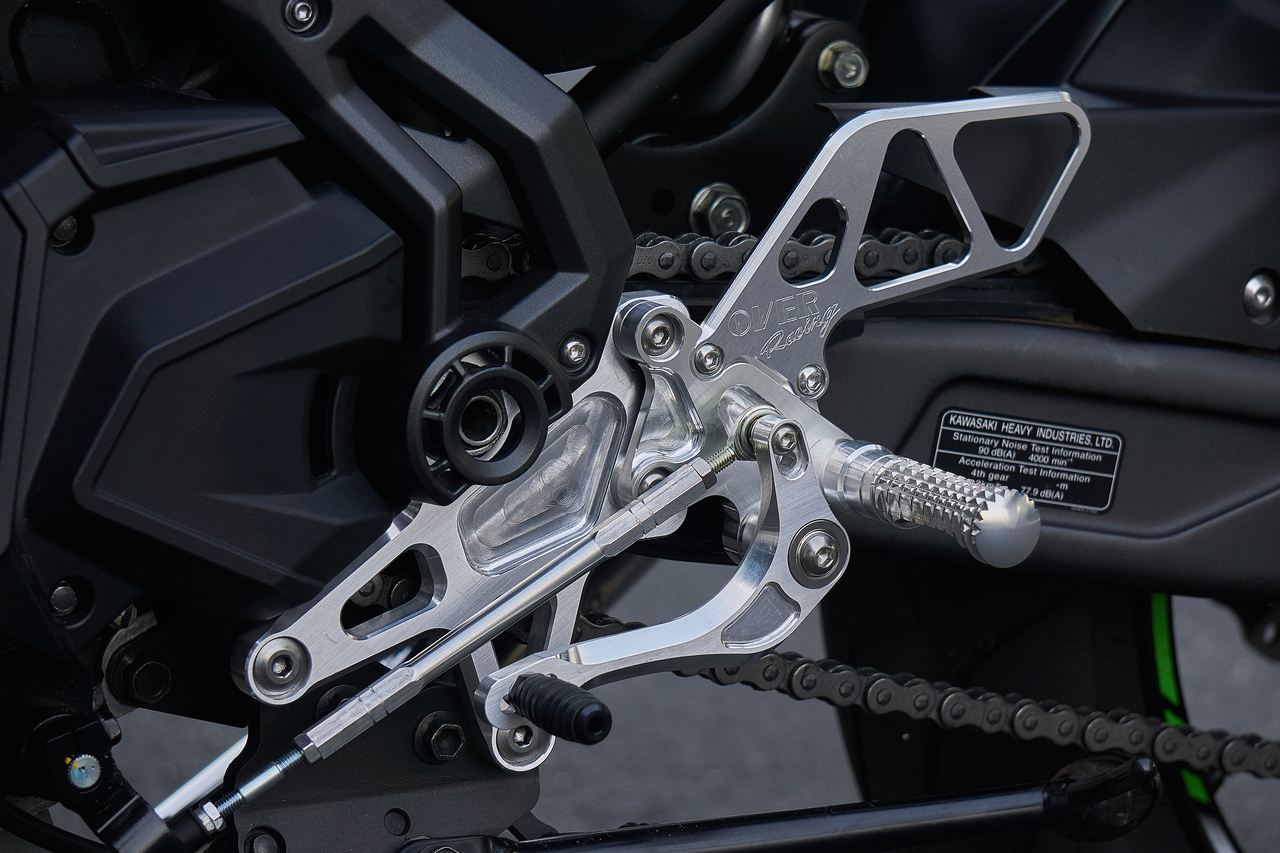 バックステップ 4ポジション シルバー Ninja650 17-19 シルバー 1個