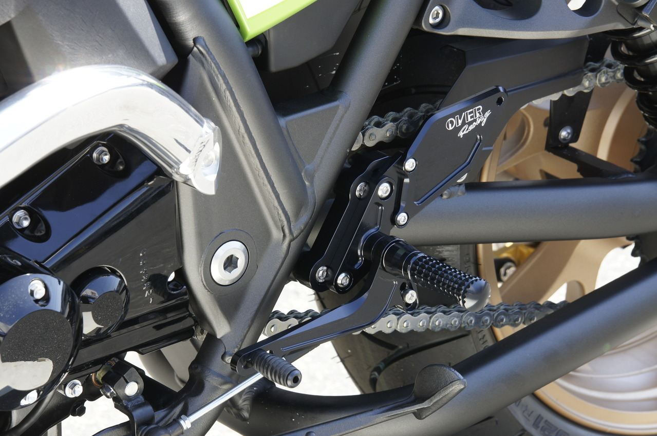 バックステップ BLK ZRX1200/ZRX1200 DAEG ブラックアルマイト仕上げ 1個