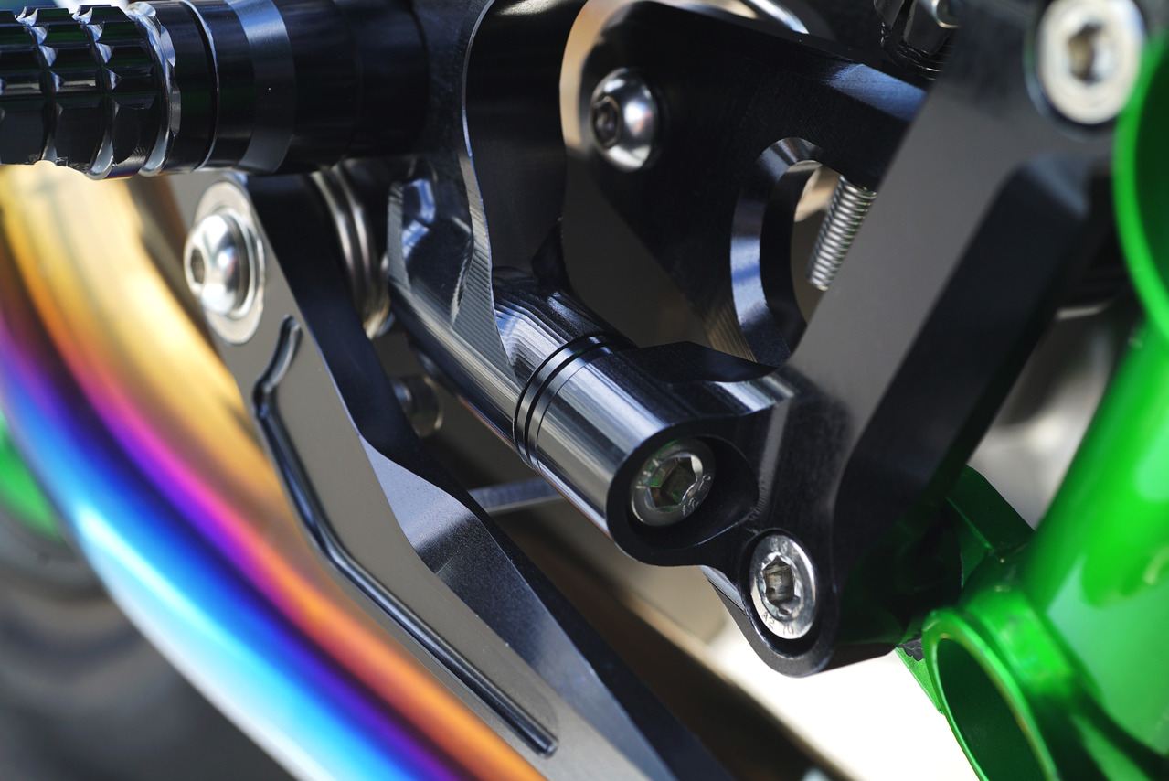 Rear Sets 4P BLK NinjaH2(15) Black anodized finish 1 piece