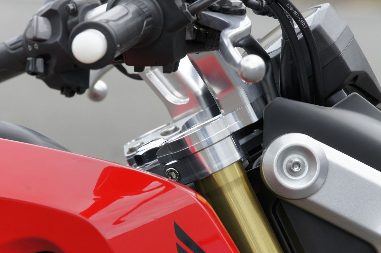 スポーツライディングハンドルキット BLK GROM 13-15/16/17-20 ブラックアルマイト仕上げ 1個