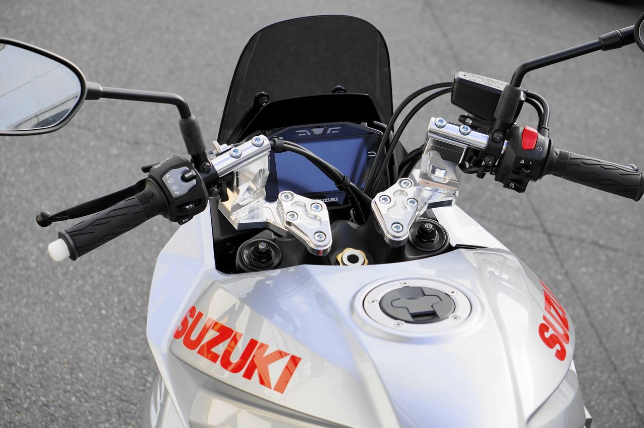 スポーツライディングハンドルキット SLV KATANA 19- シルバーアルマイト仕上げ 1個