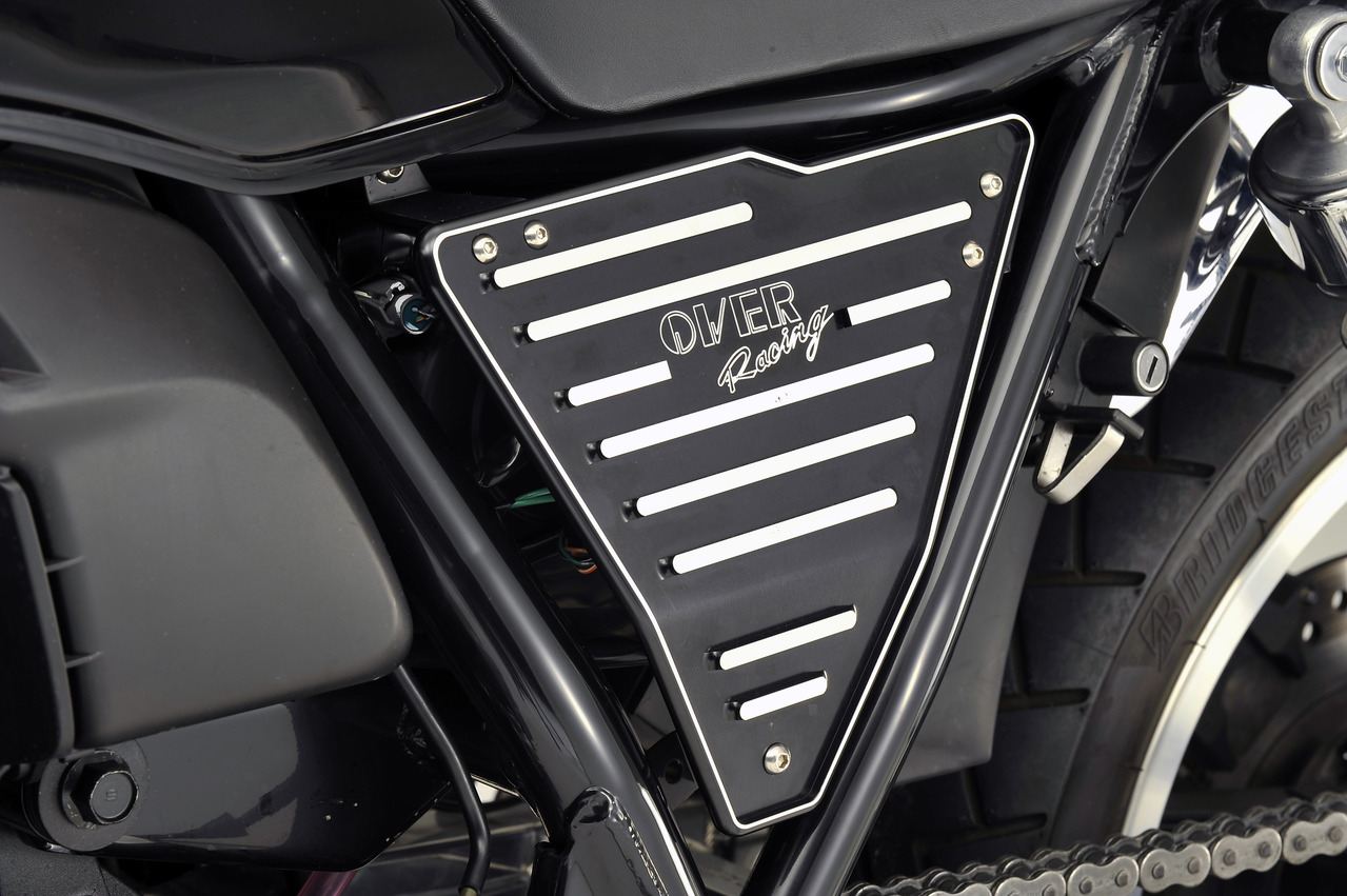 サイドカバーセット CB1100 10-16 ブラックアルマイト仕上げ 左右セット