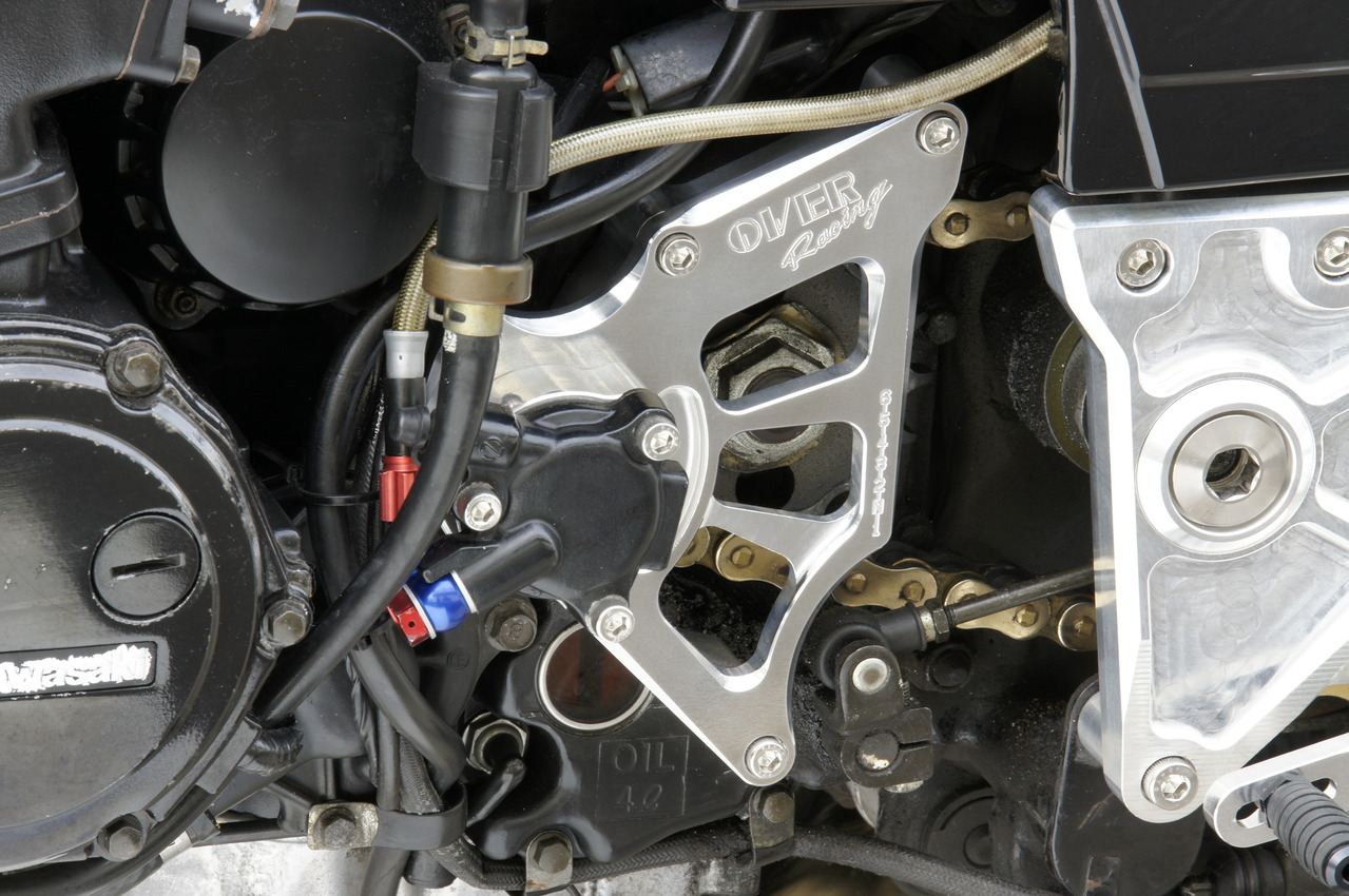 Sprocket cover GPZ900R, silver anodized finish, 1 piece