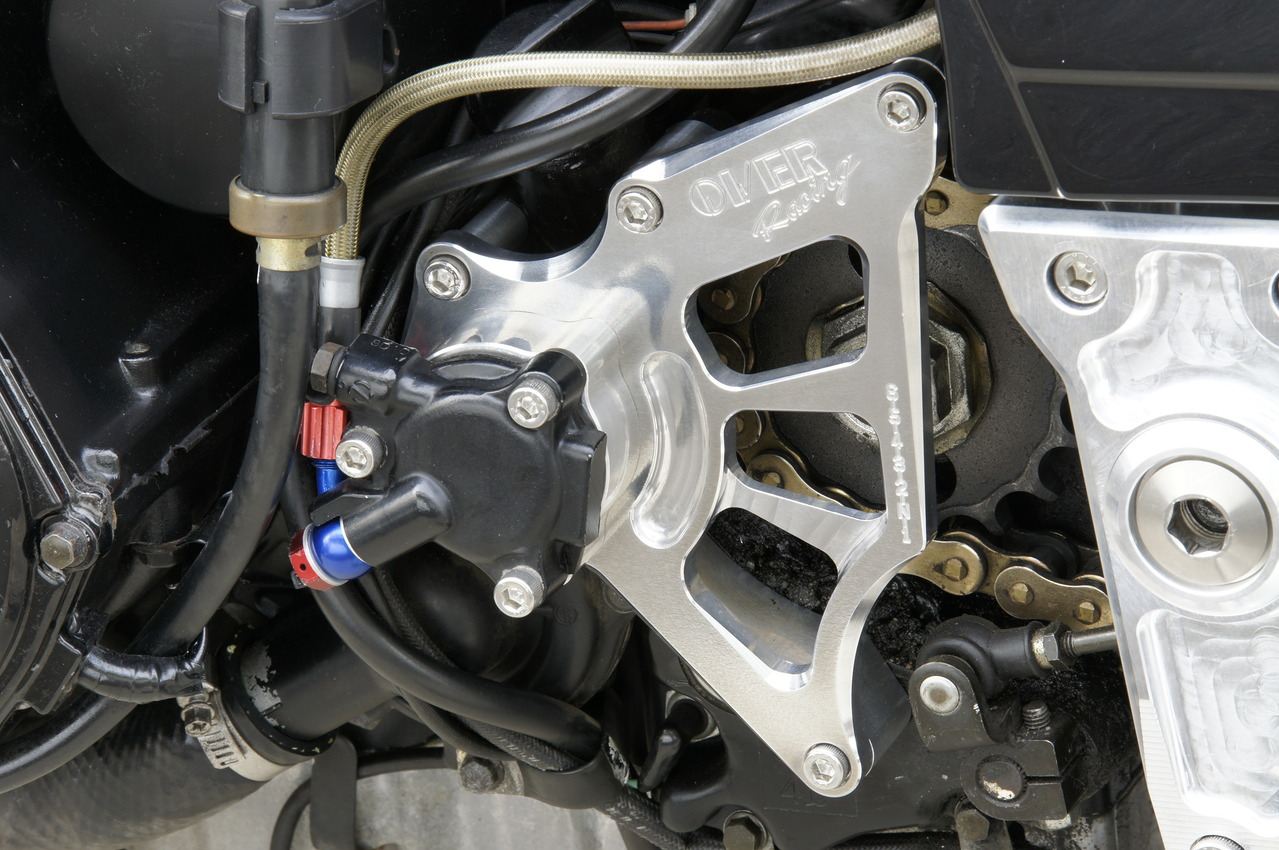 Sprocket cover GPZ900R, silver anodized finish, 1 piece