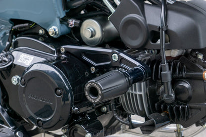 エンジンスライダー BLK DAX125 22-23/24- ブラック 左右セット
