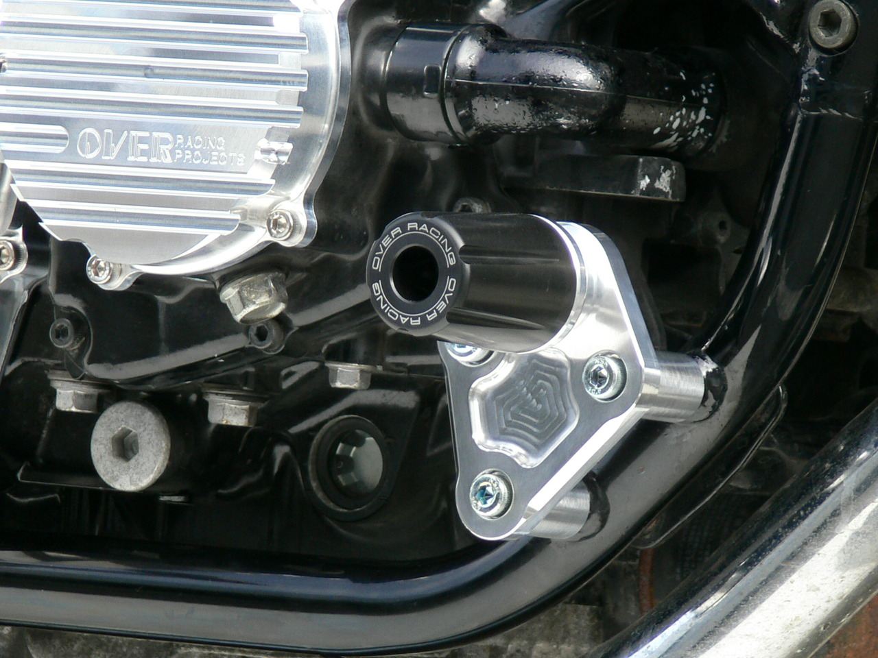 エンジンスライダー V-MAX1200 -07 ブラック/シルバー 左右セット