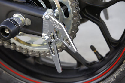 リア スタンドフック YZF-R25 15-18/MT-25 15-17 シルバーアルマイト仕上げ 左右セット
