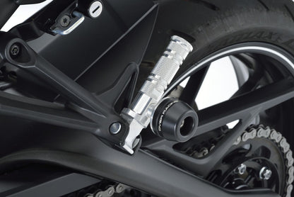 Tandem Step Slider MT-09/T-MAX530/MT-25/XSR900 Black/Silver Left and Right Set