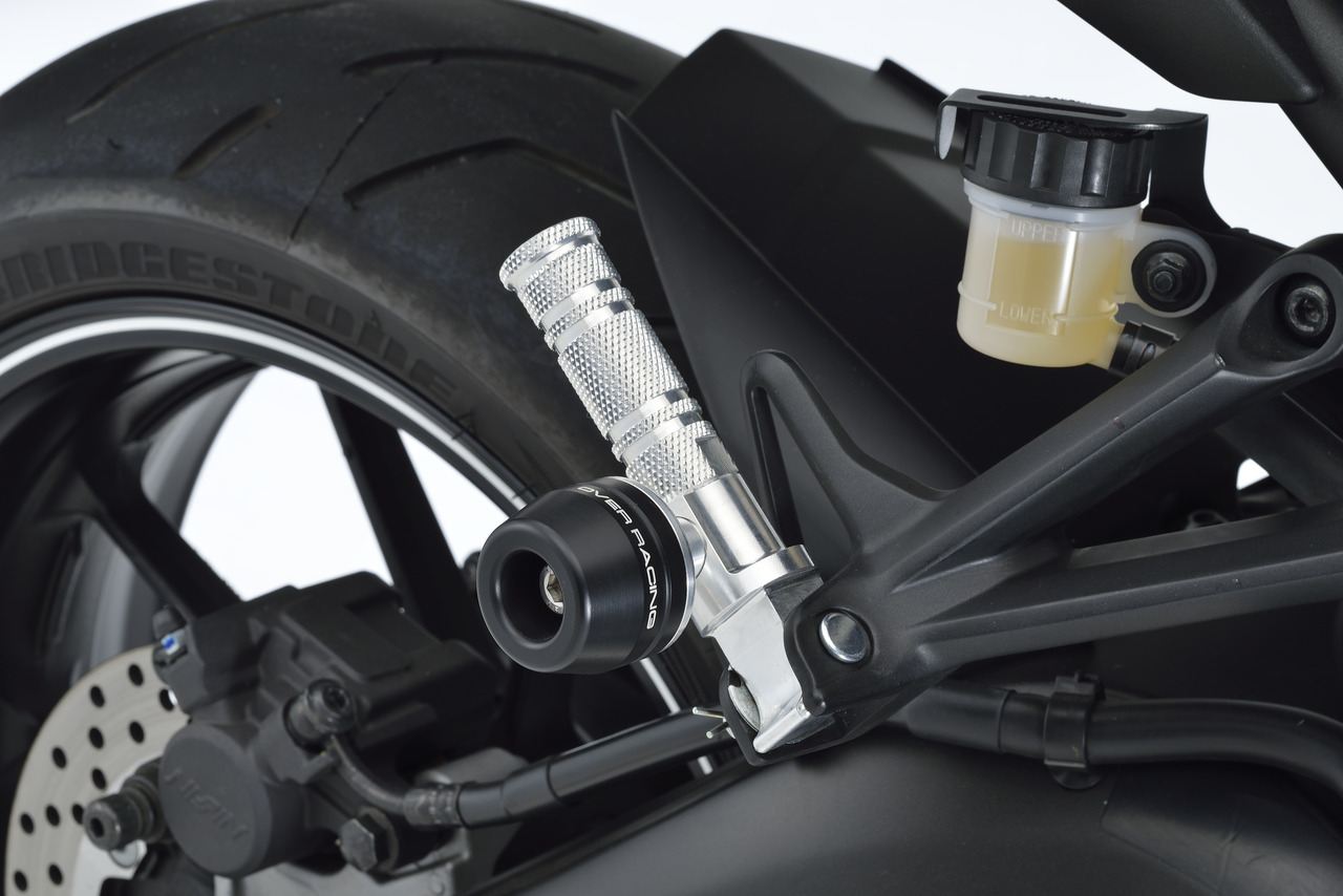 Tandem Step Slider MT-09/T-MAX530/MT-25/XSR900 Black/Silver Left and Right Set