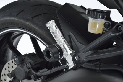 Tandem Step Slider MT-09/T-MAX530/MT-25/XSR900 Black/Silver Left and Right Set