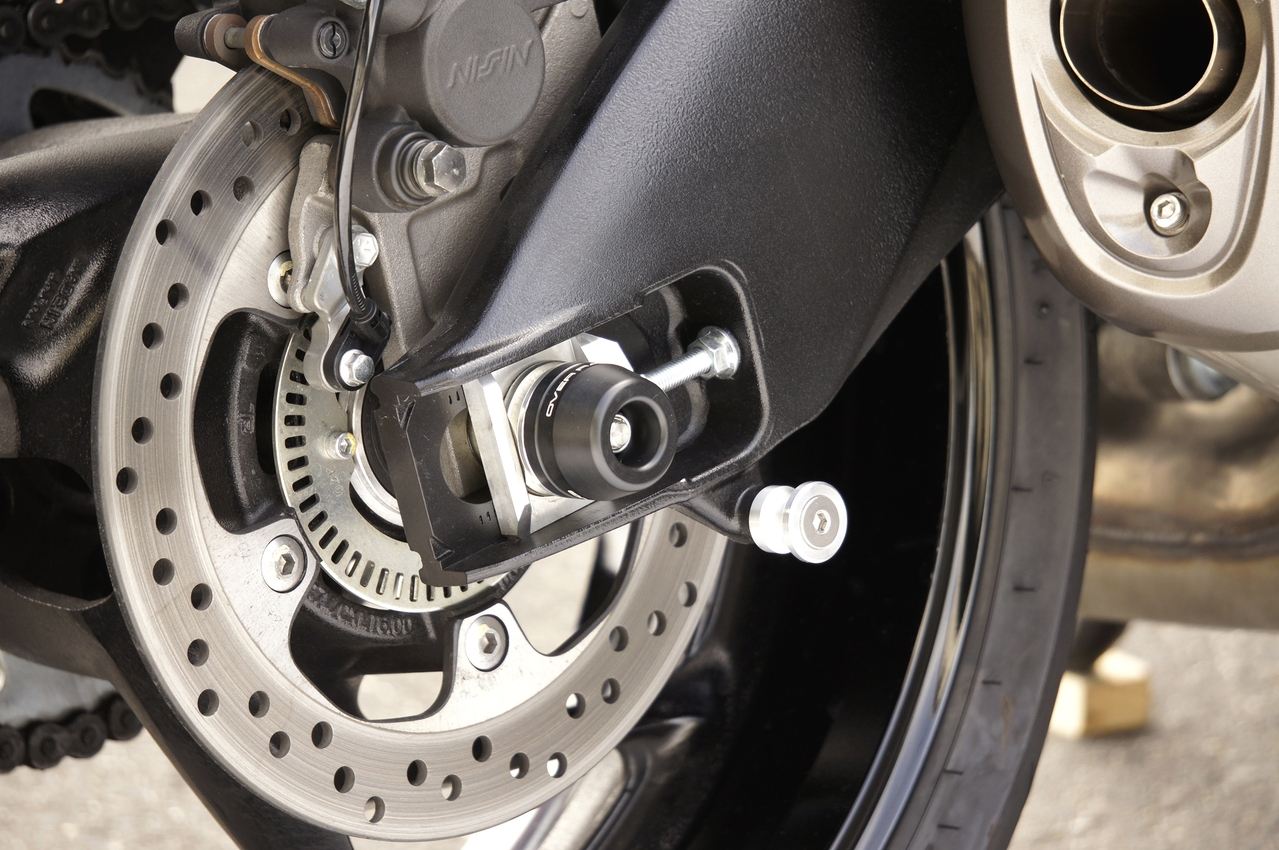 Rear Axle Slider GSX-S1000F Black 1 pc.