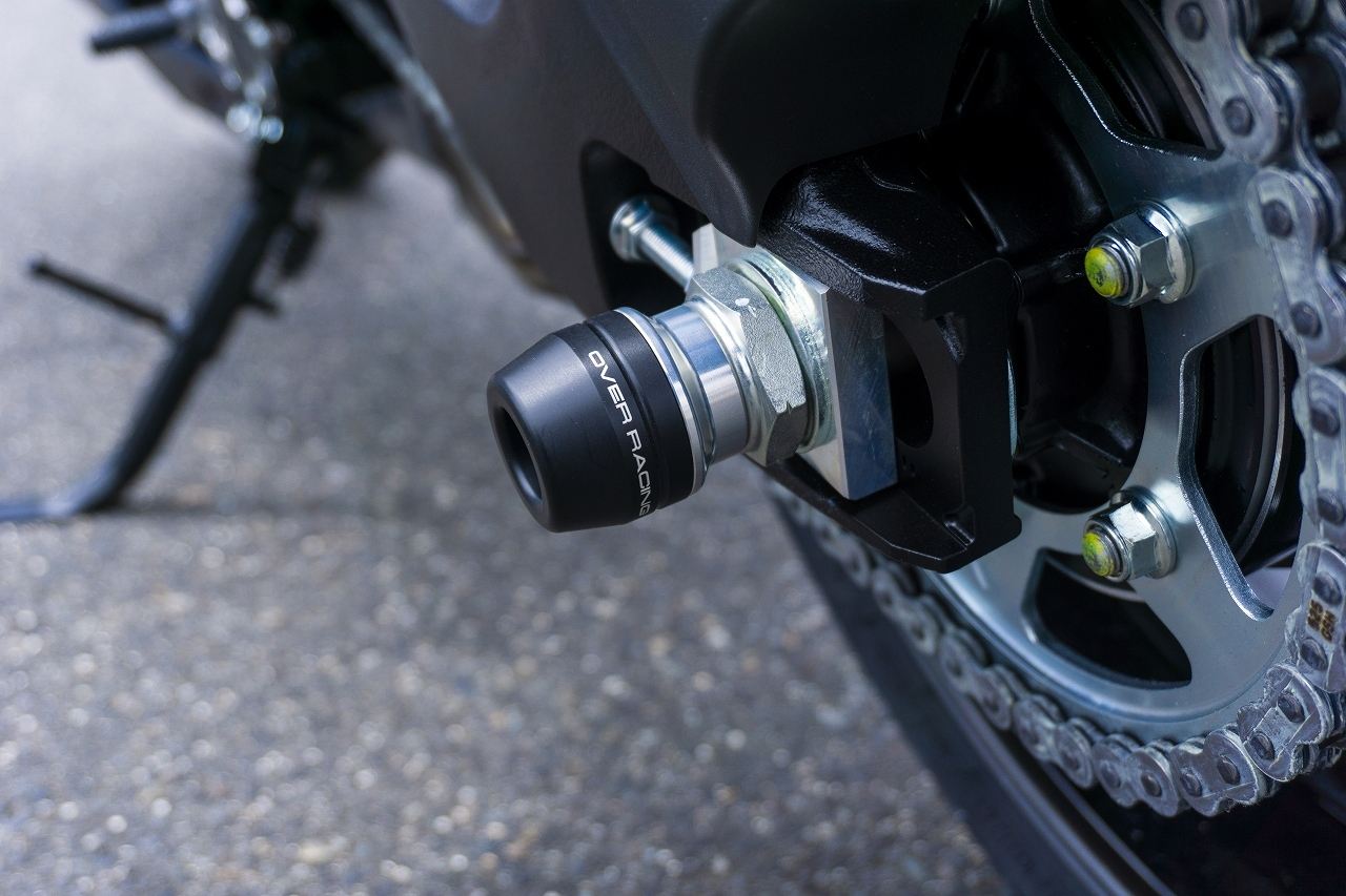 Rear Axle Slider GSX-S1000F Black 1 pc.