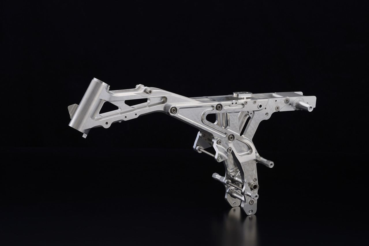 OV-38 フレームキット Monkey シルバーアルマイト仕上げ 1個