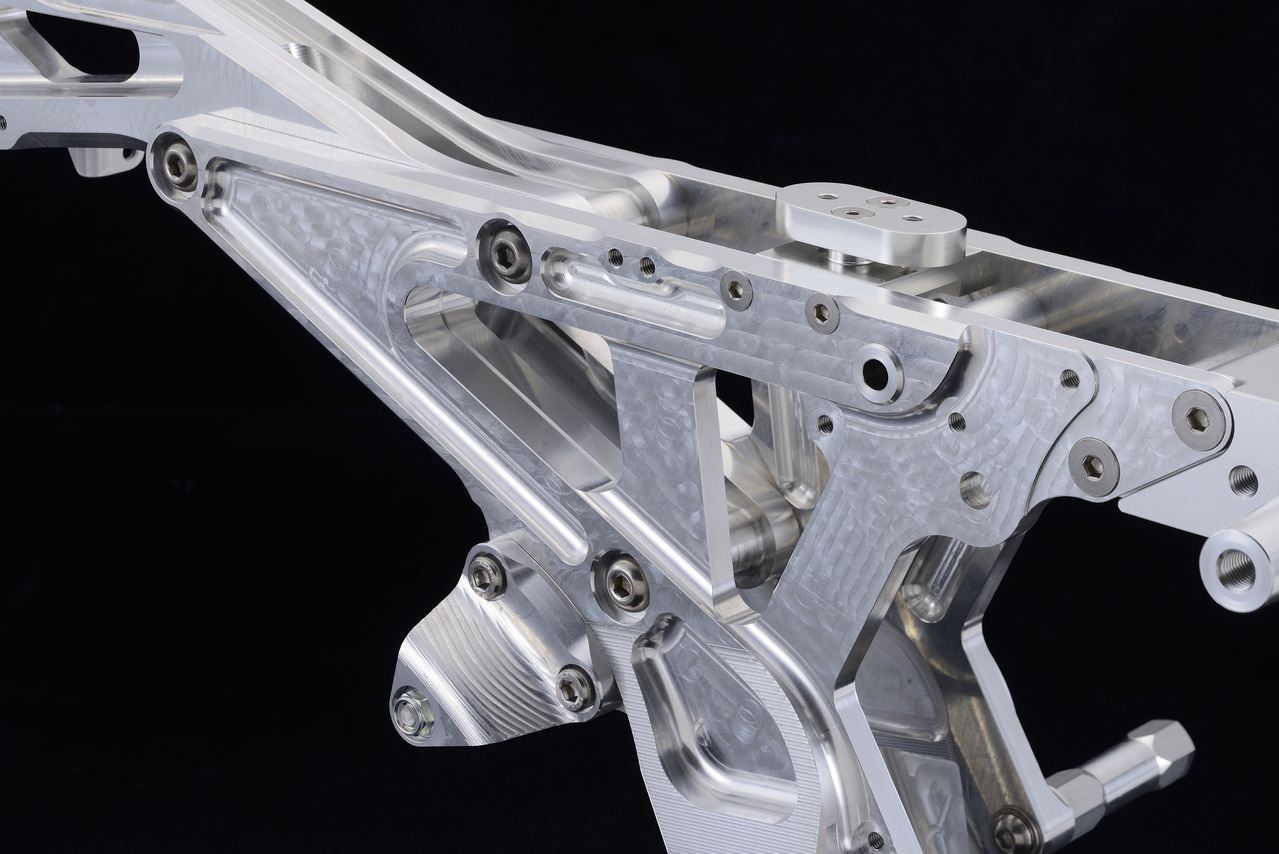 OV-38 フレームキット Monkey シルバーアルマイト仕上げ 1個
