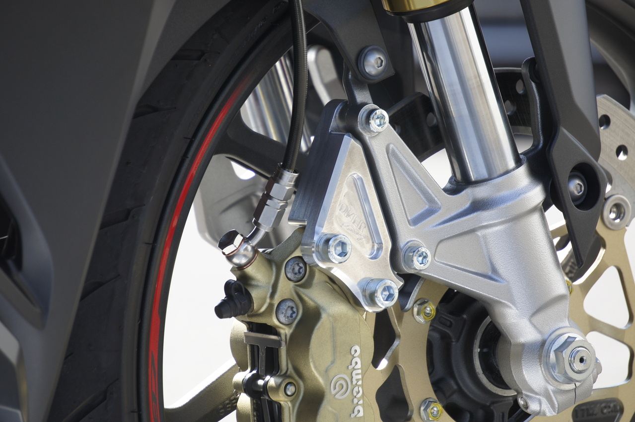 Fキャリパーサポート SIL ブレンボ4P/40mm CBR250RR シルバーアルマイト仕上げ 1個