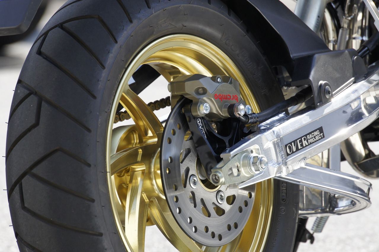 R Caliper Support Brembo 2P Up-Mount GROM 13-24 Black Anodized Finish, 1 pc.